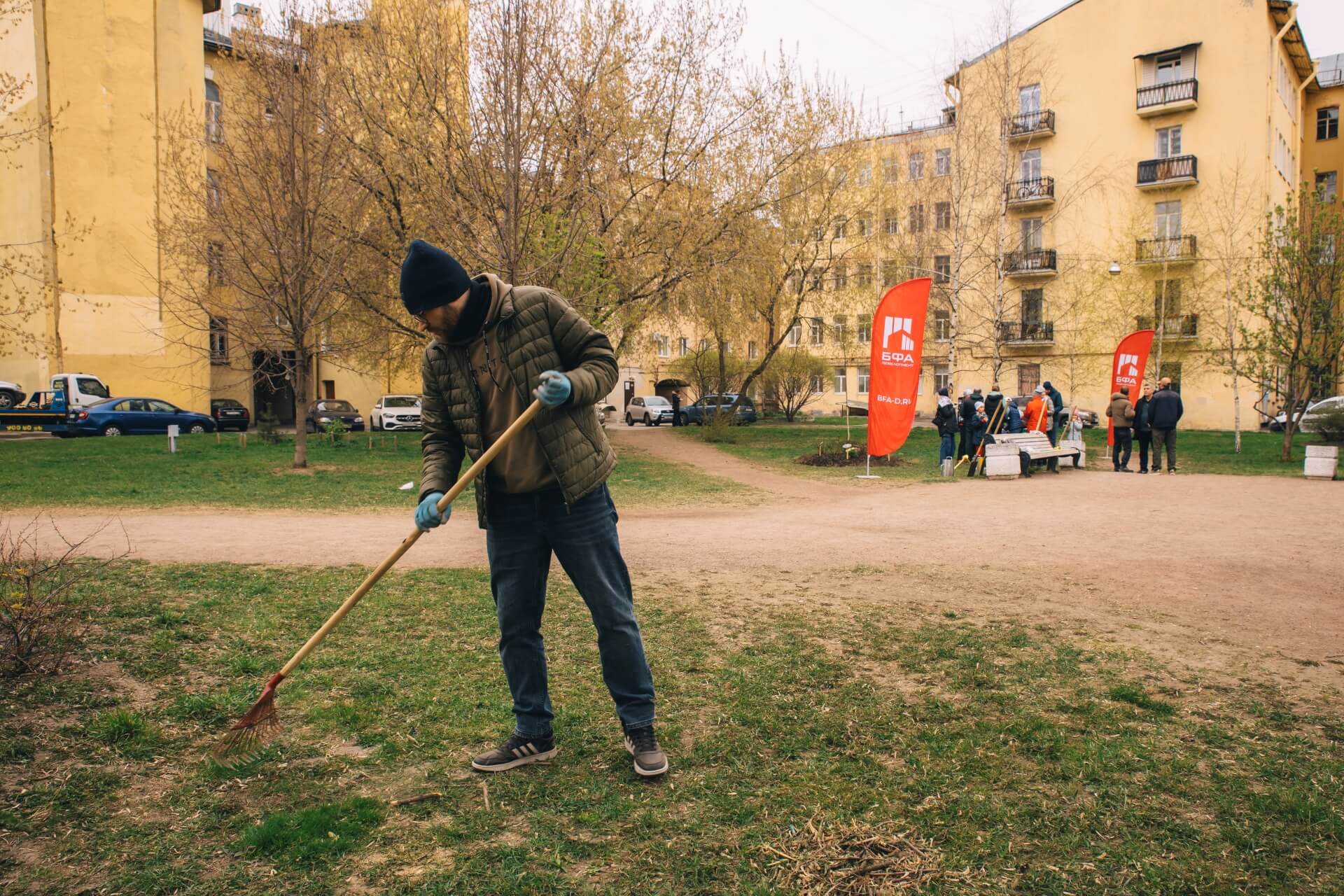 Субботник в курском сквере 2